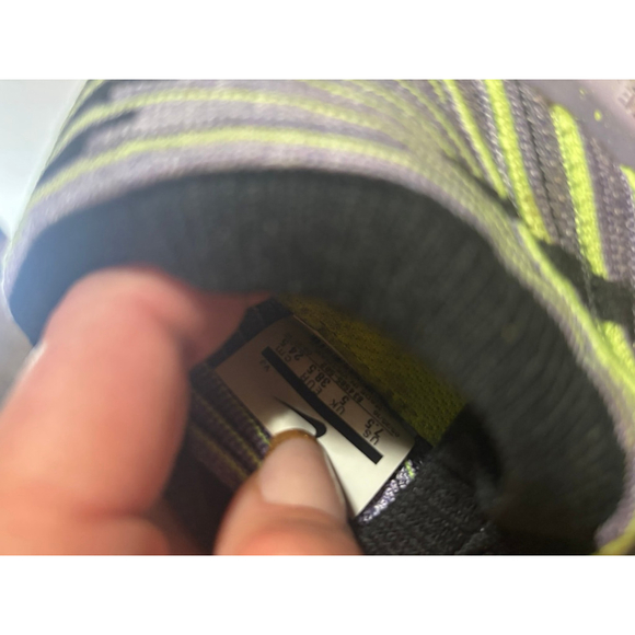 Nike shoe - Picture 5 of 5